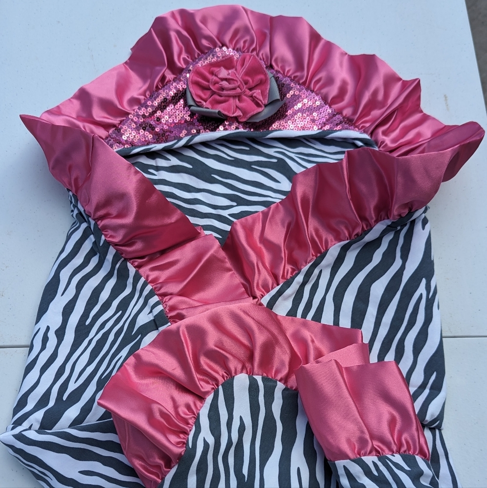 Boutique Peaches 'n Cream knit hooded 🦓 print baby blanket w/satin pink trim
